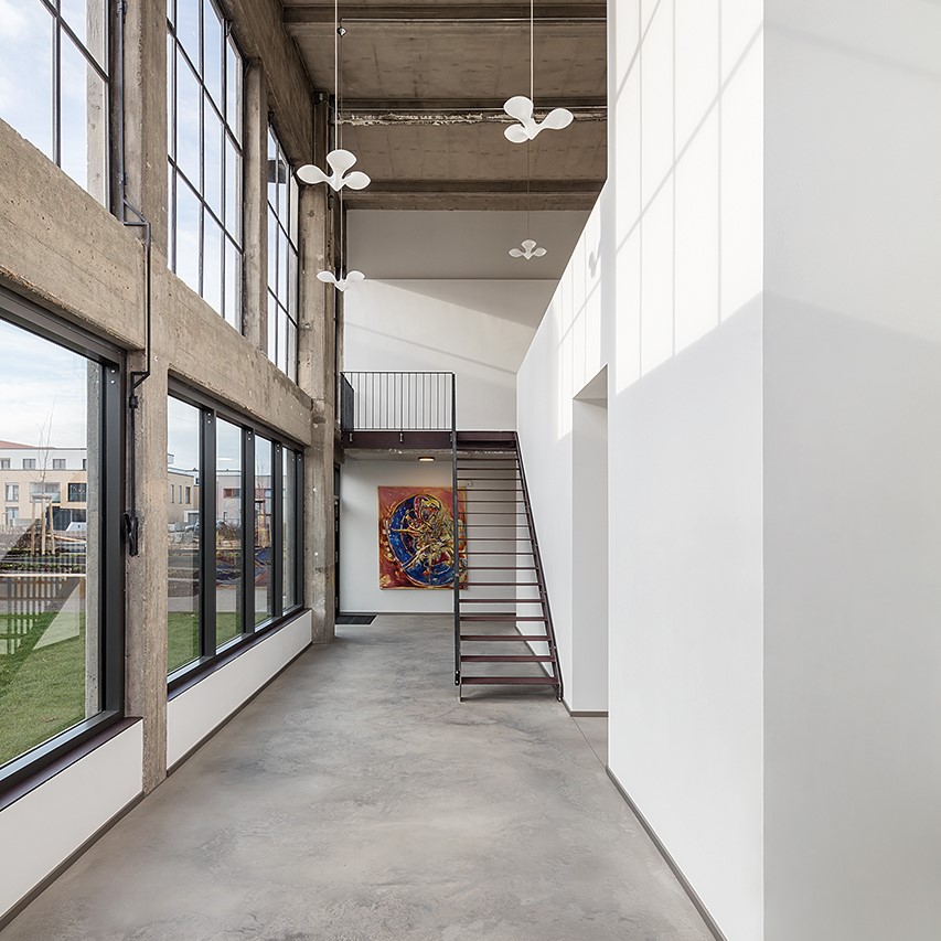 Das Bild zeigt einen Innenansicht der ehemaligen Panzerhalle in Landau nach ihrem Umbau.