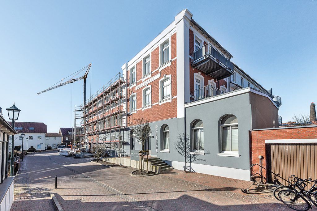 Das Bild zeigt das arthotel bakker auf Borkum während einer umfassenden Kernsanierung.