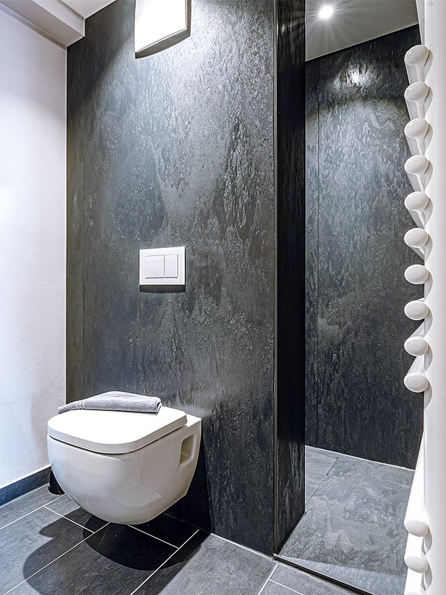 Sanierter Sanitärbereich im arthotel bakker auf Borkum.